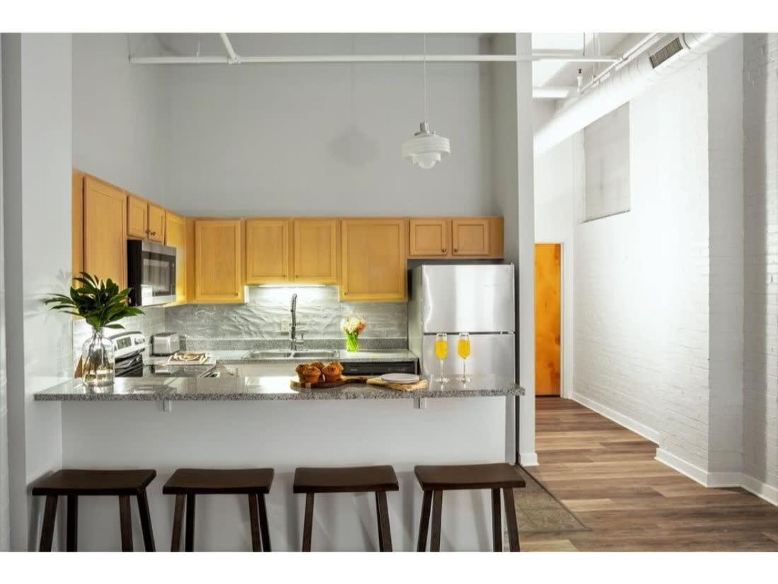 Beautiful 2Br 2Ba In The Block By Cozysuites Indianapolis Ngoại thất bức ảnh